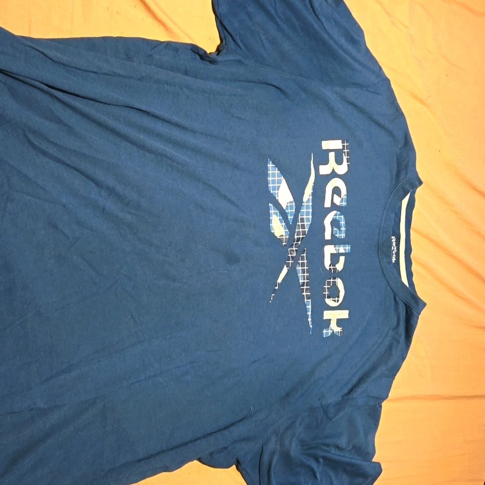 Reebok t shirt